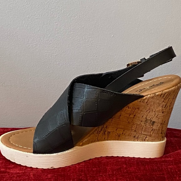 Qupid Black Faux Leather Wedge Size 8 - Picture 3 of 6